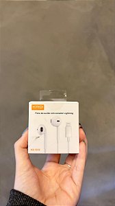 Fone de Ouvido com Conector Lightning