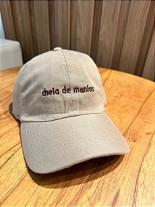 Boné "cheia de manias"