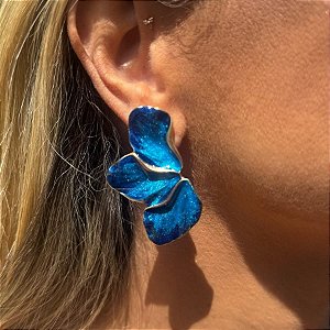 BRINCO FLOR LATERAL GRANDE AZUL MARINHO