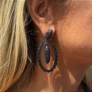 BRINCO OVAL RODIO NEGRO GRANDE