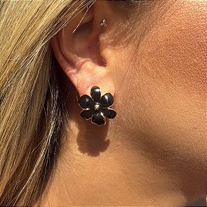 BRINCO MINI FLOR SEIS PETALAS PRETA