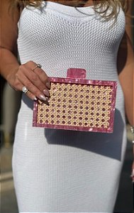 CLUTCH TRELIÇA COM ACRILICO ROSA