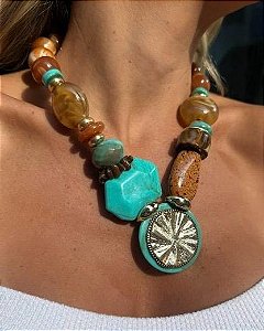 MAXI COLAR MARROM E MANDALA NANO