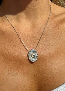 COLAR LETRA OVAL CRAVEJADO RB