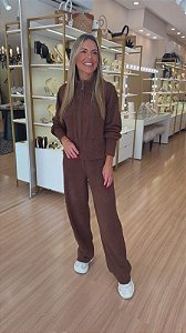 CONJUNTO BLUSA E CALÇA ESTILO COLETE ZIPER MARROM