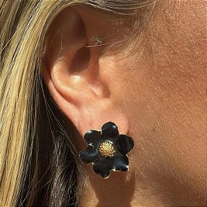 BRINCO MINI FLOR SEIS PETALAS MIOLO PRETA