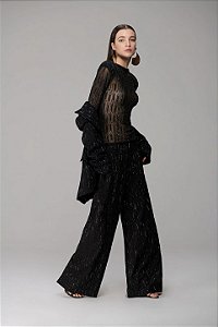 BLUSA GLAM DE TULE COM OMBREIRAS E MANGAS LONGAS PRETO