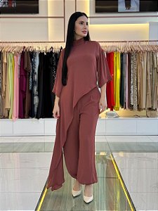 CONJUNTO RITMO - BLUSA ASSIMETRICA E CALÇA MARROM