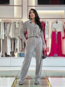 CONJUNTO CAMISA E CALCA DE VELUDO CINZA CRONOS
