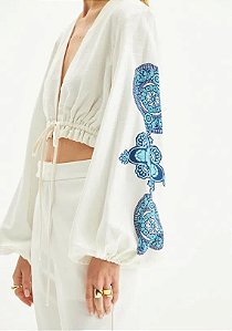BLUSA CROPPED COM MANGAS ESTAMPADA LANÇA PERFUME