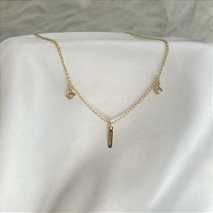 Colar com chapa escrito gratidão e zircônias brancas banhado em ouro 18K