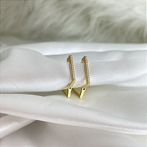 Brinco de argola retangular médio cravejado com zircônias banhado em ouro 18k