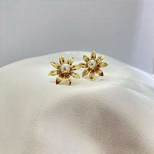 Brinco Flor com Pérola - Banhado em Ouro 18k - Abba Joias