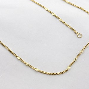 Colar Corrente Chapa 3x3 Trabalhada – Banhado em Ouro 18K