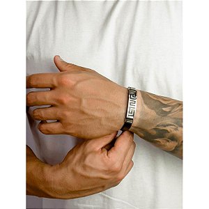 BRACELETE EM AÇO COM PULSEIRA EM SILICONE