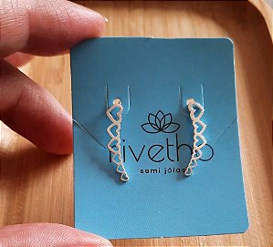 BRINCO EARCUFF 6 CORAÇÕES VAZADOS