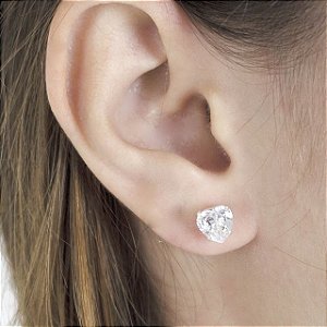 BRINCO PONTO DE LUZ DE PRATA EM FORMATO CORAÇÃO