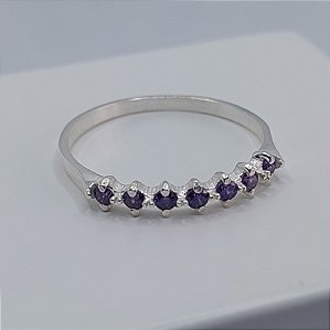 ANEL MEIA ALIANCA COM 7 ZIRCONIAS LILÁS