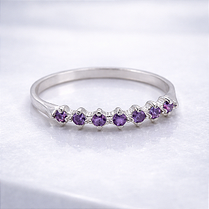 Anel Meia Aliança 7 Zircônias Lilás - Prata 925