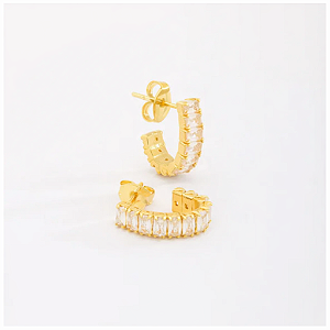 Brinco Meia Argola Zircônias - Banhado Ouro 18k