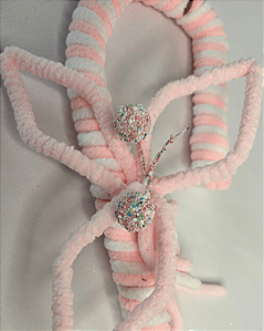 ENFEITE NATAL BENGALA PENDURAR ROSA/BRANCO 35cm