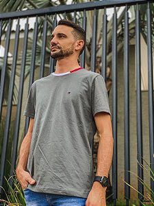 Camiseta Tommy Hilfiger Essential Cinza