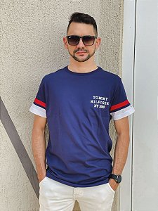 Camiseta Tommy Marinho com Detalhe nas Mangas