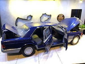 Mercedes-Benz 560 SEL