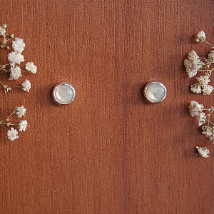 Brincos Pin - Madrepérola