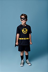 CONJUNTO BERMUDA E CAMISETA GAROTO MORCEGO