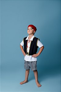 CONJUNTO BERMUDA CAMISETA E COLETE PIRATA