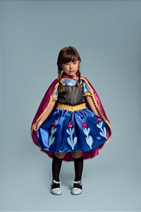 VESTIDO PRINCESA DE CAPA