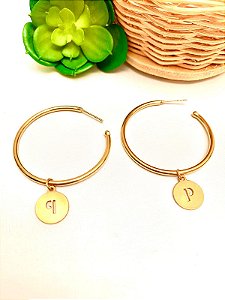 Argola com inicial
