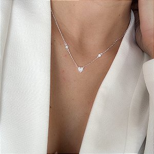 Colar coração com ponto de luz