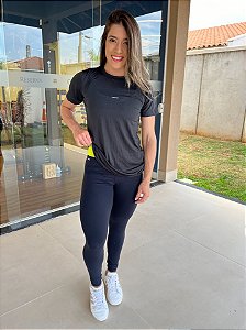 Camiseta Dry fit furadinho preta com Silk - PORLE