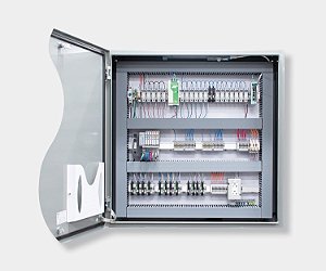 PAINEL DE COMANDO E CONTROLE