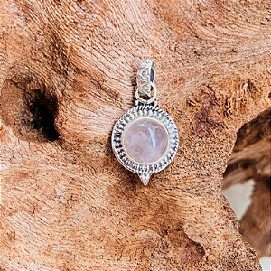 Pingente pequeno Bali pedra natural quartzo rosa transparente