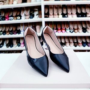 Sapatilha bico fino alongada Stella Preta Snake