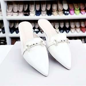 Mule Branco com enfeite