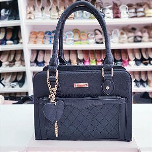Bolsa Feminina Elegante com Detalhe Matelassê e Pingente Coração