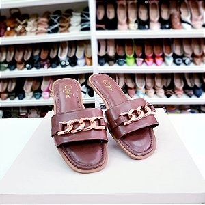 Rasteirinha Clube confort Marrom com corrente