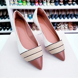 Sapatilha bico fino alongado Off White com tecido Mica