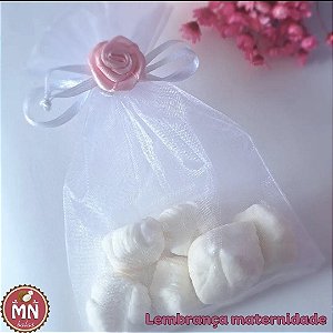 Kit com 10 saquinhos de organza com 6 balas tradicionais sem recheio com rococó grande