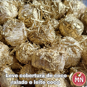 Kg bala de coco tradicional tipo gourmet sem recheio tamanho normal dourada