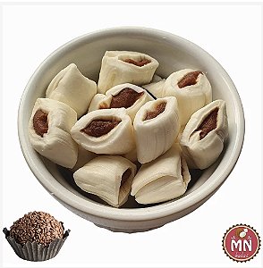 1/2 kg recheada de brigadeiro/chocolate 50% cacau e cor da bala branca com 75 balas