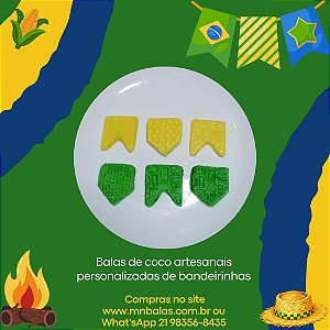Kit com 50 Balas de coco de bandeirinhas de festa junina