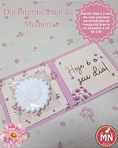 Unidade da bala de coco tradicional personalizada de margarida num lindo cartão Dia das Mulheres