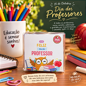 Unidade da caixinha de acrílico 5 cm x 5 cm Dia dos Professores com 6 balas recheadas no tamanho normal
