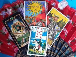 Escolha uma das 3 cartas - Tarot Online Grátis