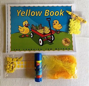 Kit especial - Livro de Atividades - Yellow Book com kit colagem